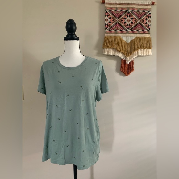 GAP Tops - Gap tee shirt XXL olive green with palm tree print EUC